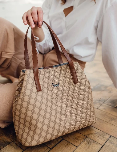 brown_cognac.webp