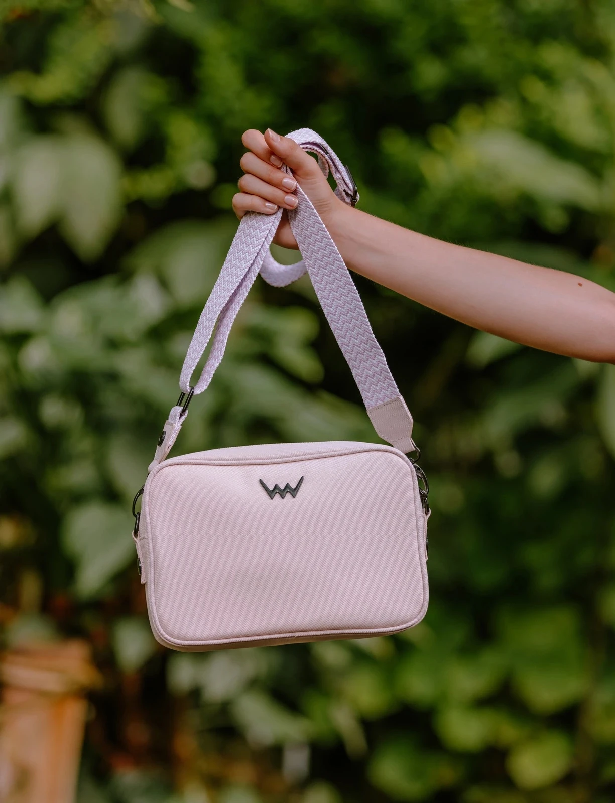 Victoria's secret best sale pink crossbody bag