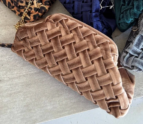 taupe.jpg