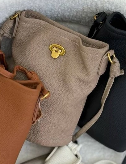 taupe.jpg