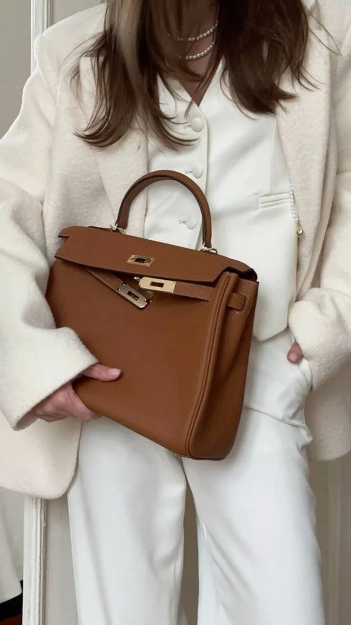 brown_cognac.webp
