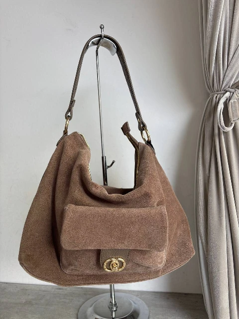 taupe.jpg