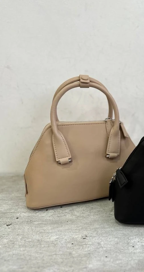 taupe.jpg