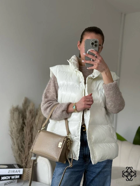 taupe.jpg